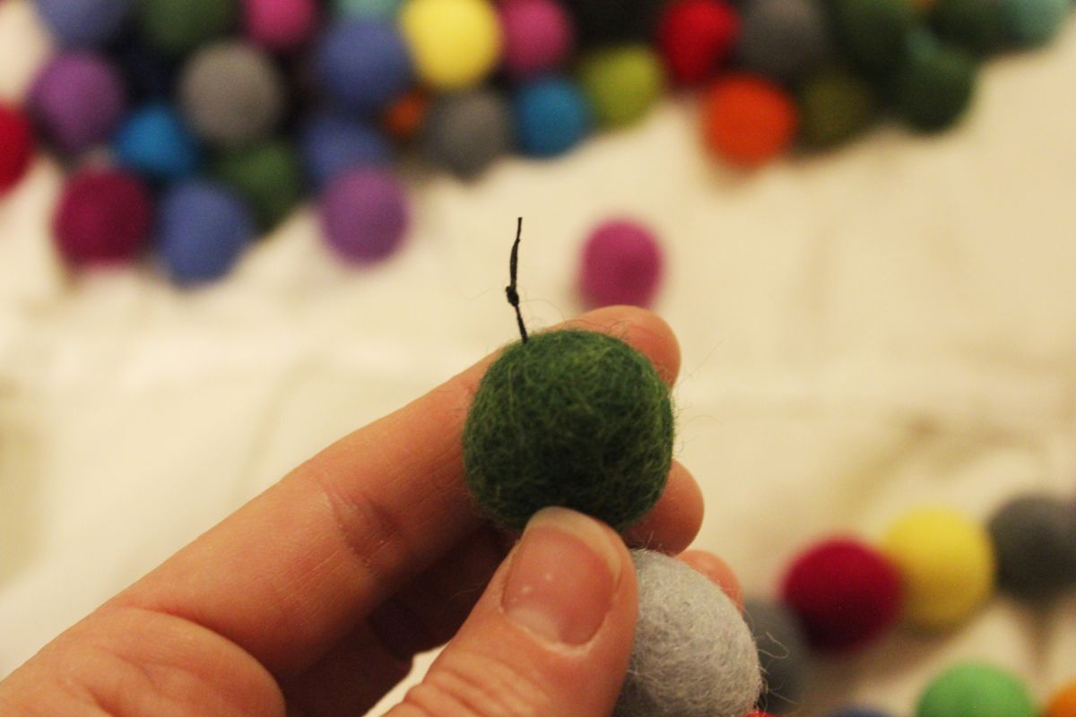 DIY Felt Ball Wreath