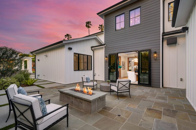 30 Fire Pit Seating Ideas for Great Socializing